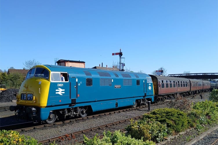 Diesel locomotive D821 Greyhound.