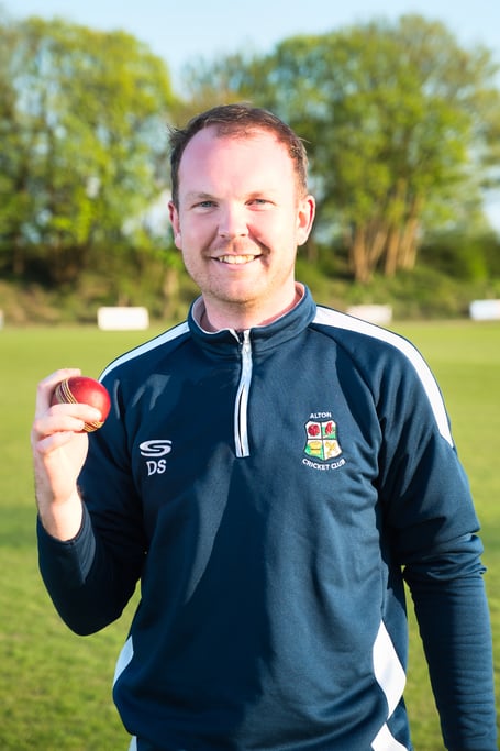 Alton spinner Dan Sumner bowled a match-winning spell (Photo: Howard Gadsby)
