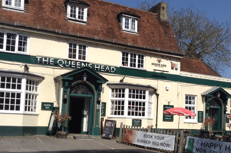 The Queens Head, Holybourne.