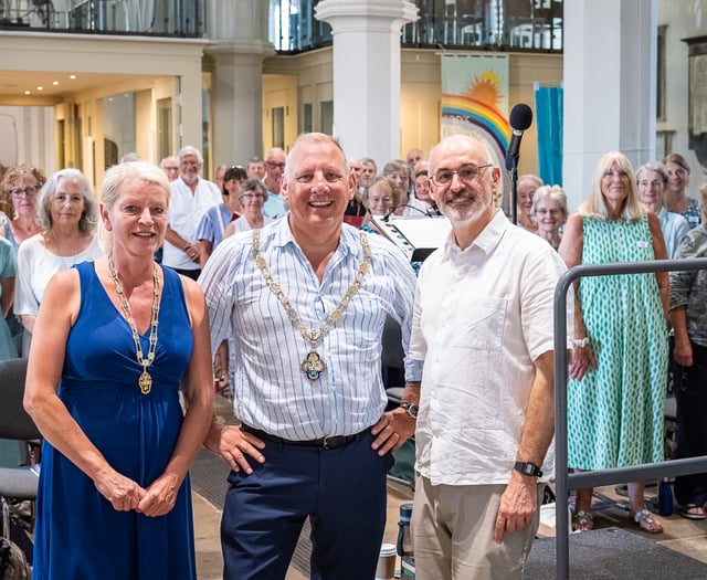 Choir sings hits from musicals in cool of Farnham church