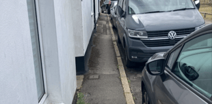 Resident offers 21 years' experience of parking by narrow pavement