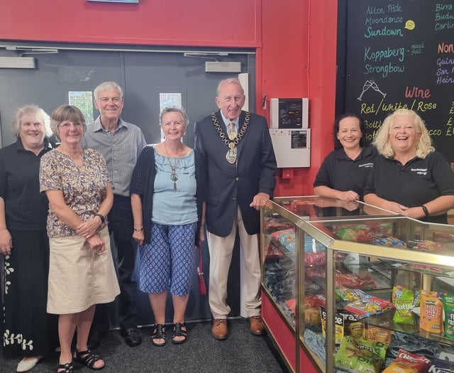 Councillors and charity shop chip in to help Holybourne Theatre