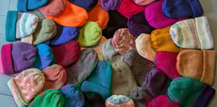 Alton woman knits hats to raise money and keep kidney patients warm