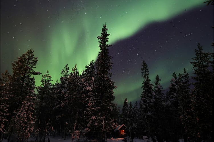 Wendy Almond: House under the aurora