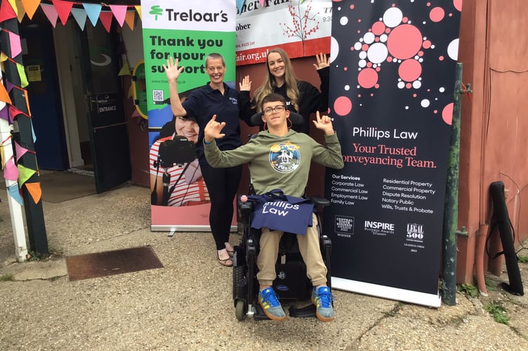 Dummer Fair Treloars