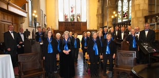 Choir raises money for foodbank with autumn concert in Alton