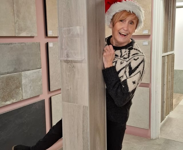 WATCH: Elf on the shelves spreads festive cheer for Farnham shops