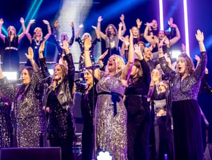 Rock Choir founder leads 20,000 in uplifting sing-along