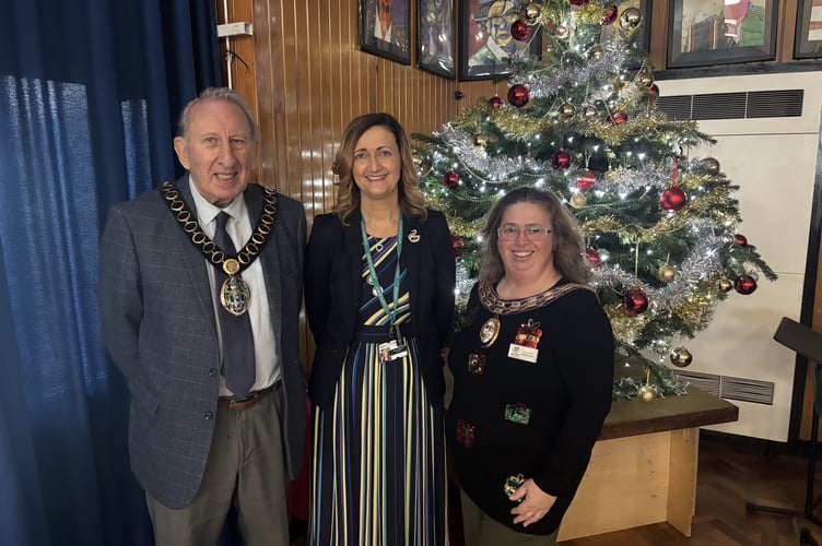 From left: East Hampshire District Council chairman Cllr Graham Hill, Eggar's School headteacher Sarah Holman and Alton town mayor Cllr Annette Eyre, December 12th 2025.