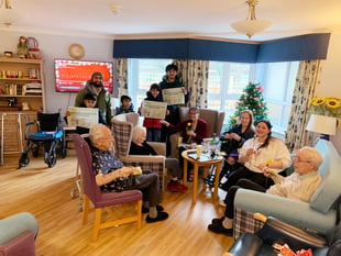 Ahmadiyya Muslim Youth Association spread festive cheer at care home