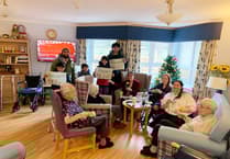 Ahmadiyya Muslim Youth Association spread Christmas Eve cheer at care home