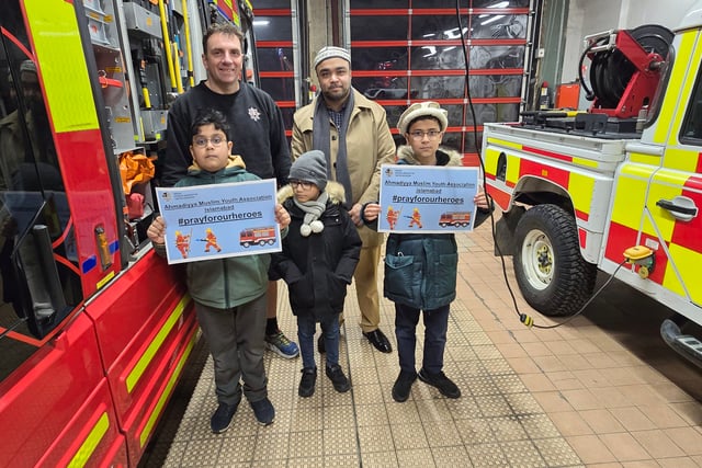 Muslim youth group gives New Year's Eve thanks to emergency services