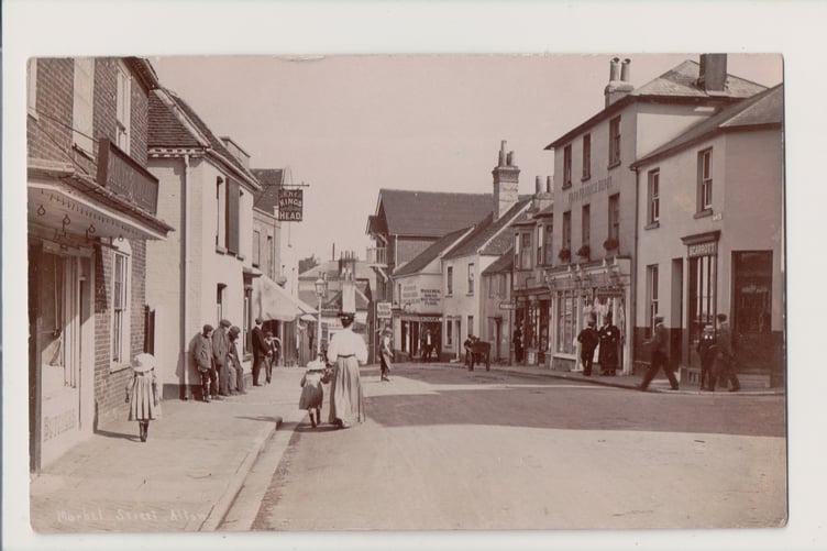 A historic picture of Alton town centre. On the right is 18-20 Market Street, where the Curtis Museum opened in 1856.