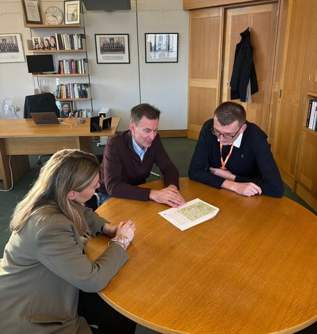 Jeremy Hunt MP meets with mobile phone company representatives.