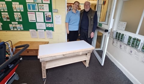 Bordon Men's Shed makes class gesture to local schools