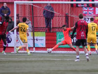 Warren's stoppage-time equaliser rescues point for ten-man Aldershot