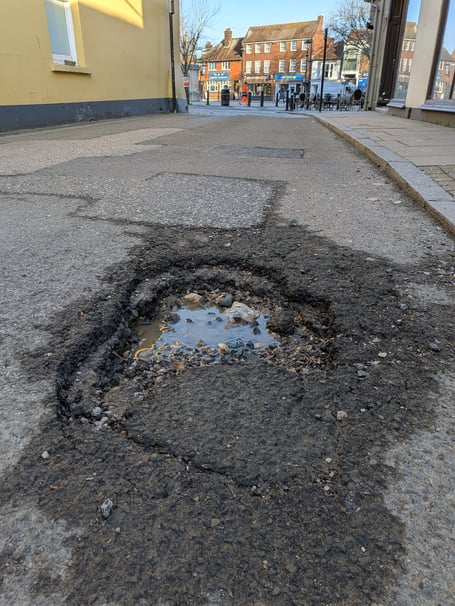 Pothole The Square Petersfield
