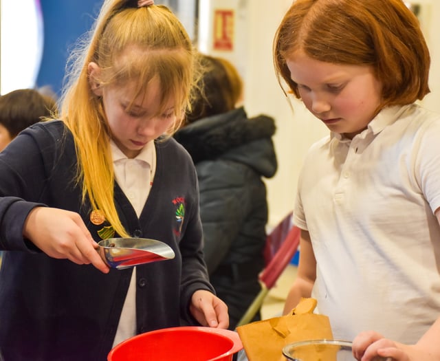 Children learn about healthy eating with Young ACAN