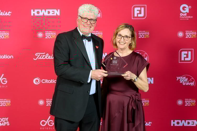 Nick and Rachel Woad accepted the England Golf Performance of the Year award (Photo: Leaderboard Photography)