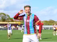 Farnham Town confirm play-off spot with impressive victory at Sholing