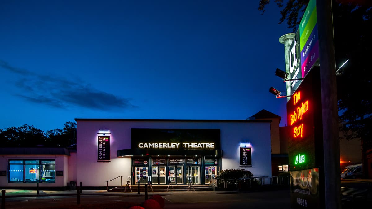 Theatre draws crowds despite ‘dumbed down’ criticism | altonherald.com
