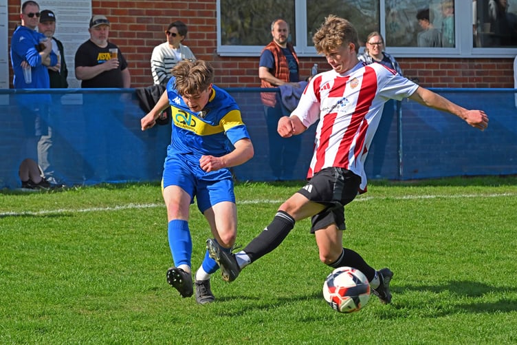 Dan Cannon in action during Petersfield Town's 3-0 win against East Cowes Victoria (Photo: Malcolm Wells)