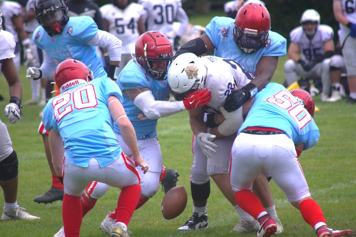 Rushmoor Knights fall to emphatic British American Football Premiership South defeat against London Blitz