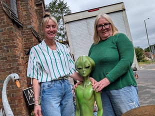Alien abduction sparks little green manhunt at the mill