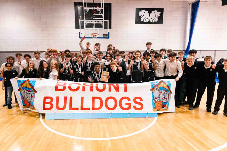 Bohunt School celebrate becoming under-16 co-ed national basketball champions