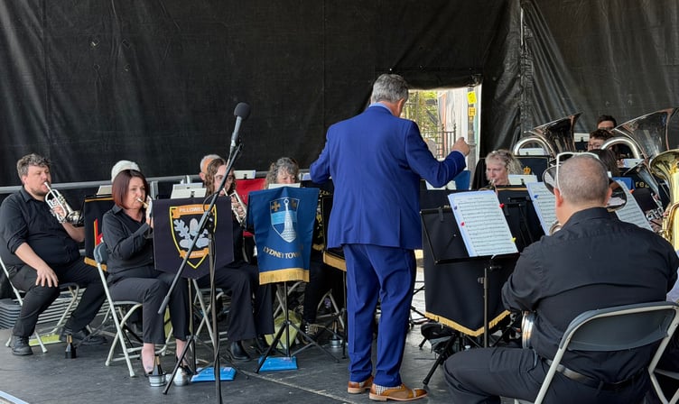 Pillowell Silver Band conducted by Ian Whitburn