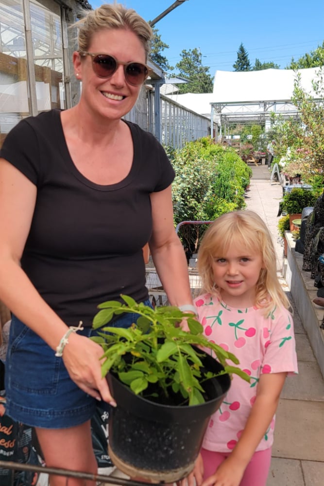 Kate Davies and Hallie, aged 5, from Monmouth. Hallie grew 423g of potatoes.