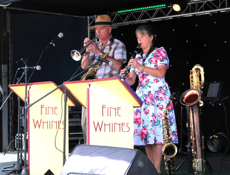 Fine Whines vintage jazz duo entertain visitors to Watchet Carnival. PHOTO: George Ody.