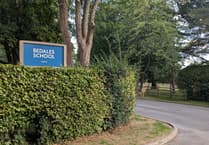 Ex-teacher at £44k a year Hampshire school had inappropriate relation with student