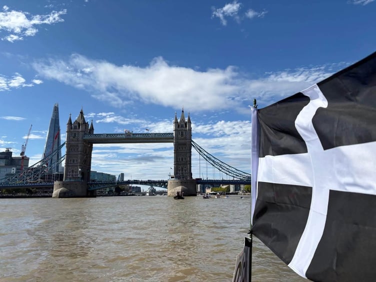 Flying the Cornish flag at Tower Bridge. (Picture: Mevagissey Rowing Club)