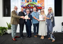 Farnham celebrates gold award wins at South and South East in Bloom