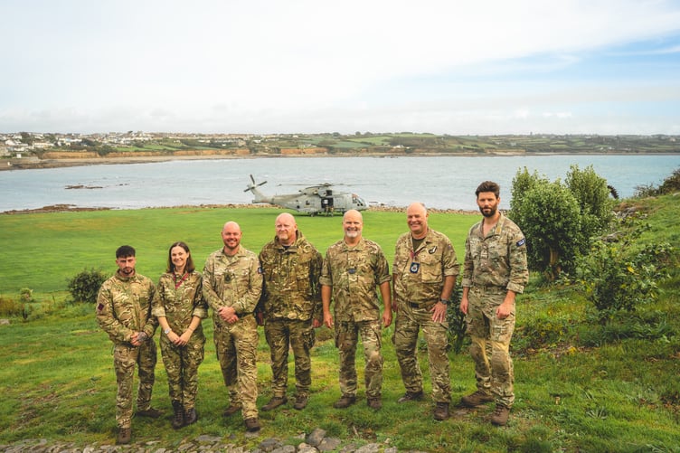 The 814 Naval Air Squadron crew that helped to lift 18 cannons from St Michael's Mount (Picture: West Penwith Photography)